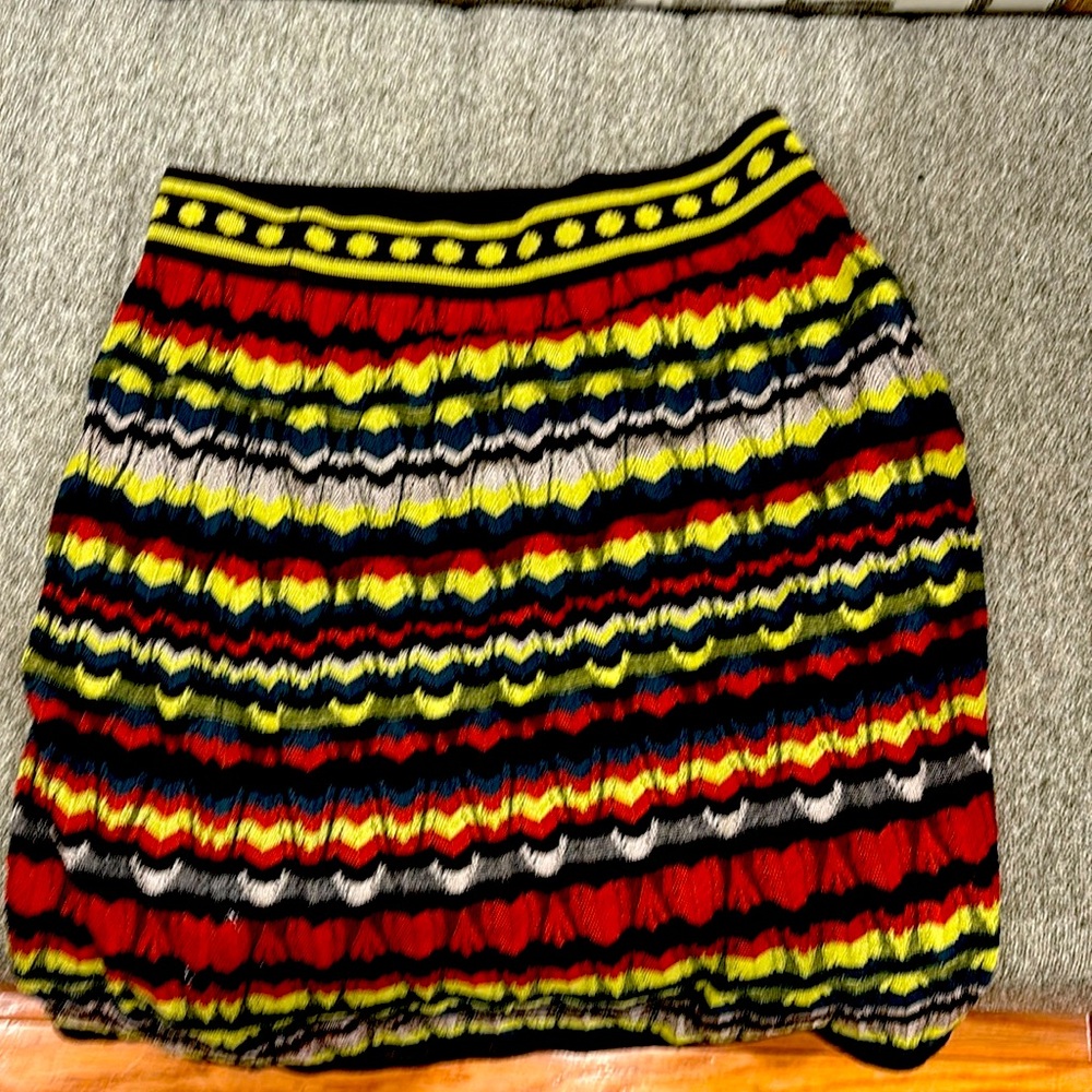 M Missoni skirt with elastic band. Multicolor. Fitbit straight.